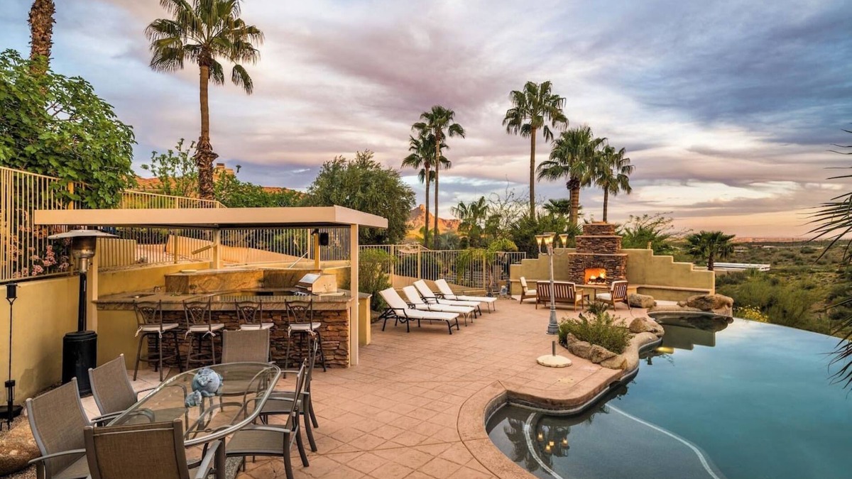Fountain Hills House | Glamorous Villa Overlooking Stunning Desert Views