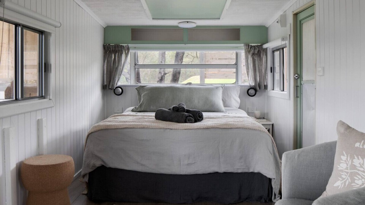 Strath Creek House | Glamper Wings @ The Village Green