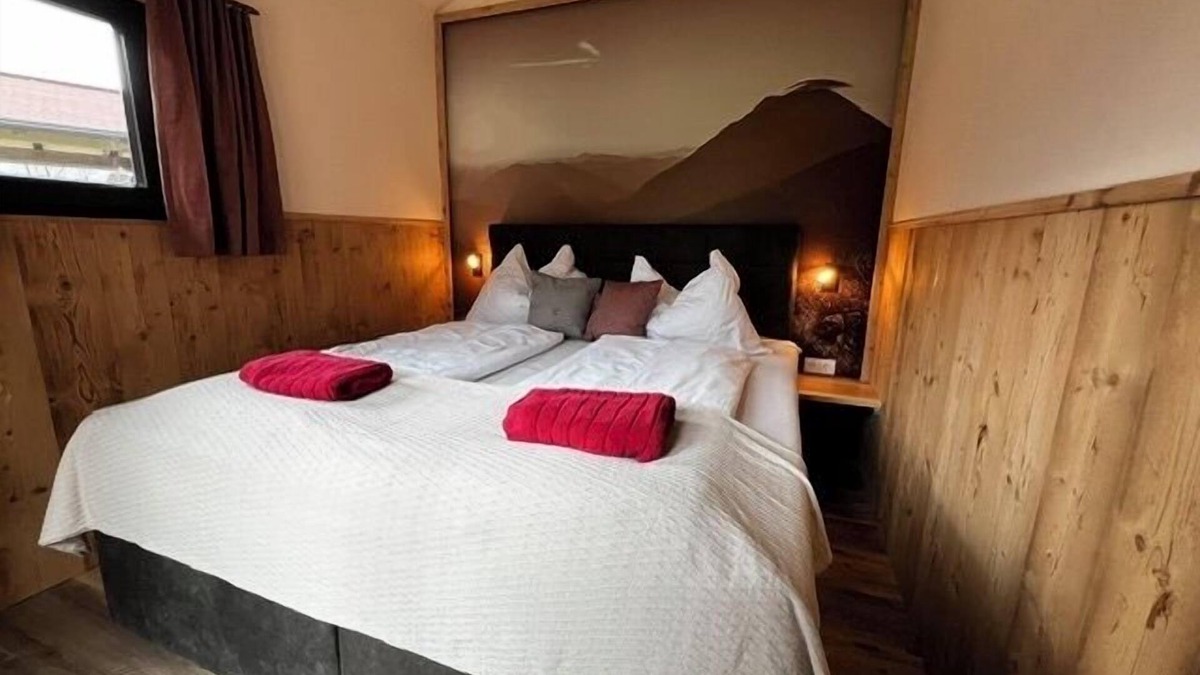 Sankt Georgen am Reith Apartment | Glamping in the sleeping hut with box-spring bed