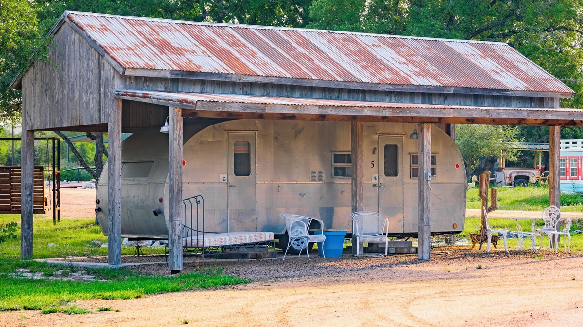 Spicewood House | Glamping in Spicewood TX Hill Country~ The Kit at Green Acres