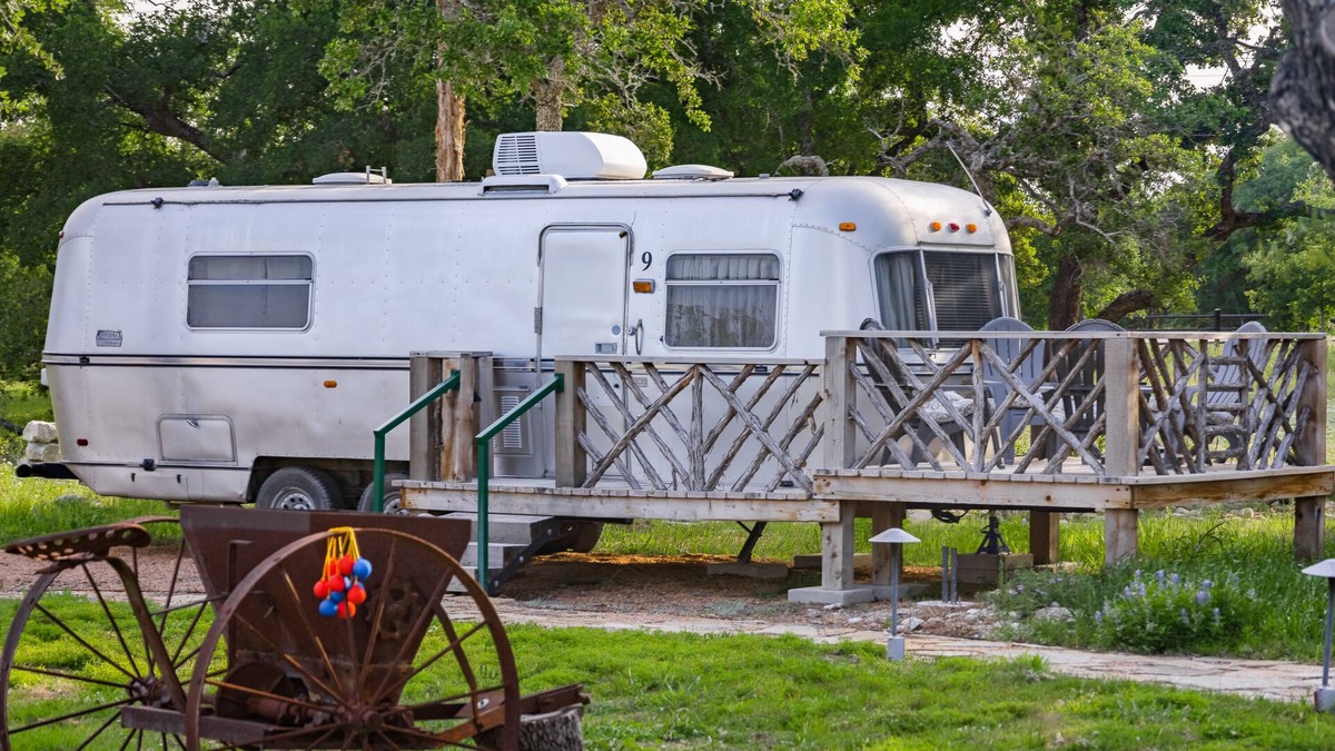 Spicewood House | Glamping in Spicewood TX Hill Country ~ The Avion
