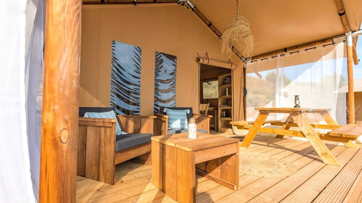 Mirepeisset House | Glamping Lodge PREMIUM RIVER 27m² - 2 bedrooms - TV - air conditioning - covered terrace - river view - sleeps 4