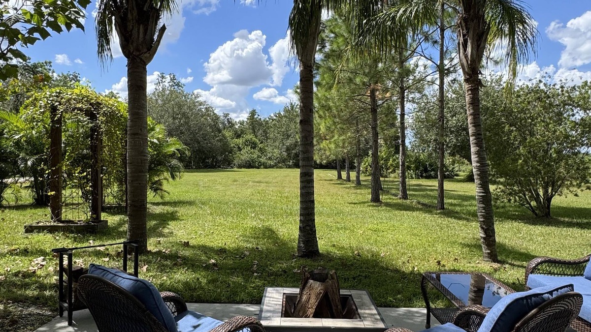 Braden River House | “GLAMPING”on 10 acres…10minutes to Lakewood Ranch and close to Sarasota scenes.