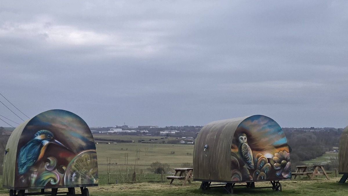 Durrington Cabin | Glamping Pod, Country View & Communal Facility