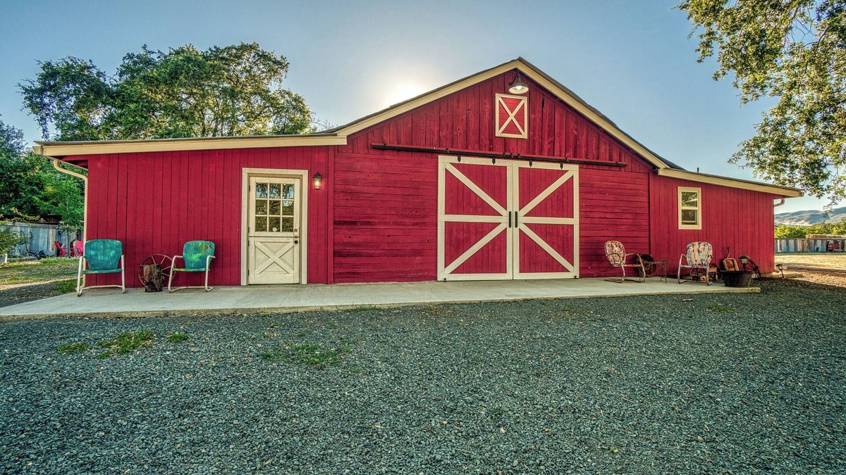 Upper Lake RV Rental | Glamping Tent with gorgeous mountain views&Animalsn