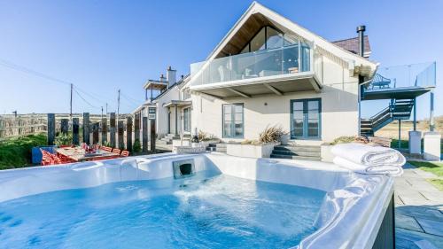 Rhoscolyn House | Glan Towyn