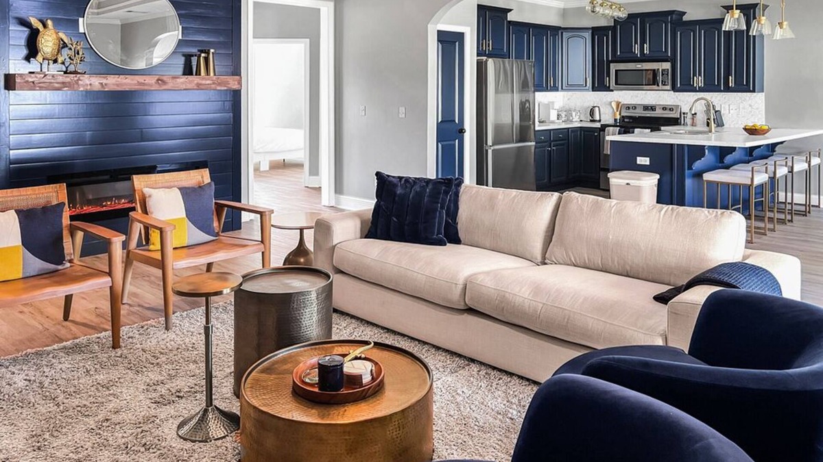 Northport House | Glaring & Modern 3BR 2BTH Home 13 Min DT Stadium - Lux Backyard