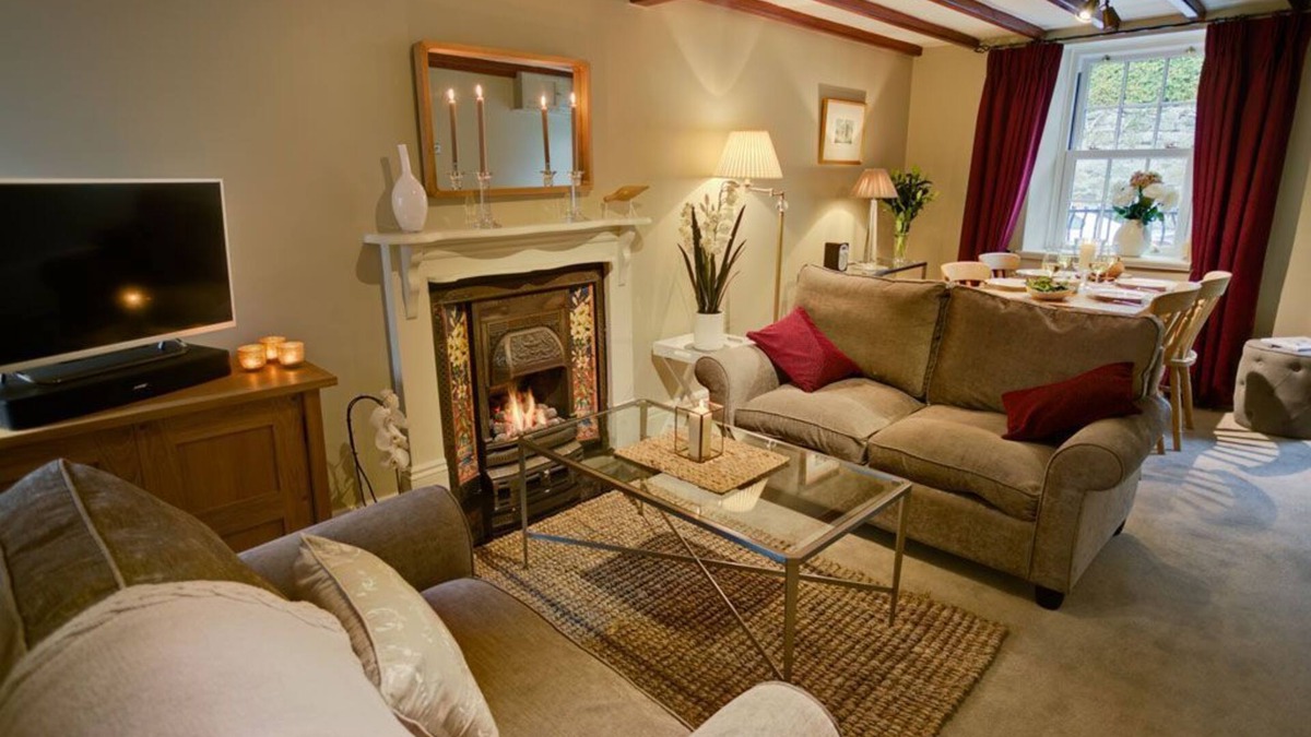 Beaumaris Apartment | Glascoed - sleeps 4 guests in 2 bedrooms