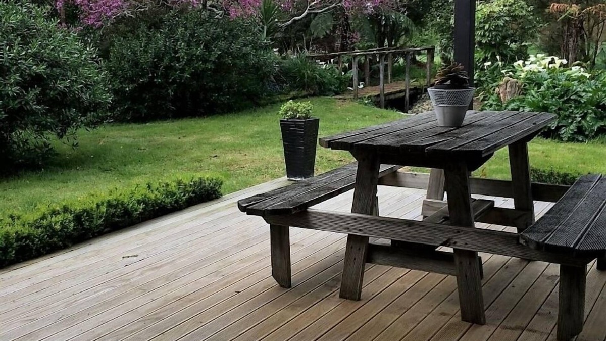 Featherston House | Glass of Red Hideaways-The House