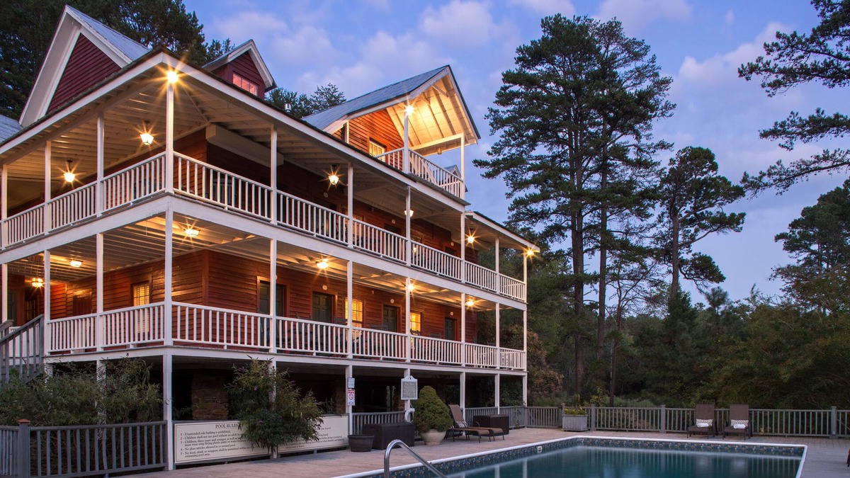 Clarkesville Hotel | Glen-Ella Springs Hotel & Restaurant