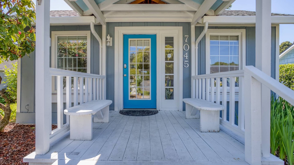 Gleneden Beach House | Gleneden Beach Home with Fire Pit, Grill, and Large Fenced Yard