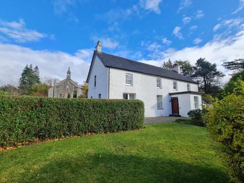 West Laroch House | Glenrigh House - beautiful garden with old church ruin
