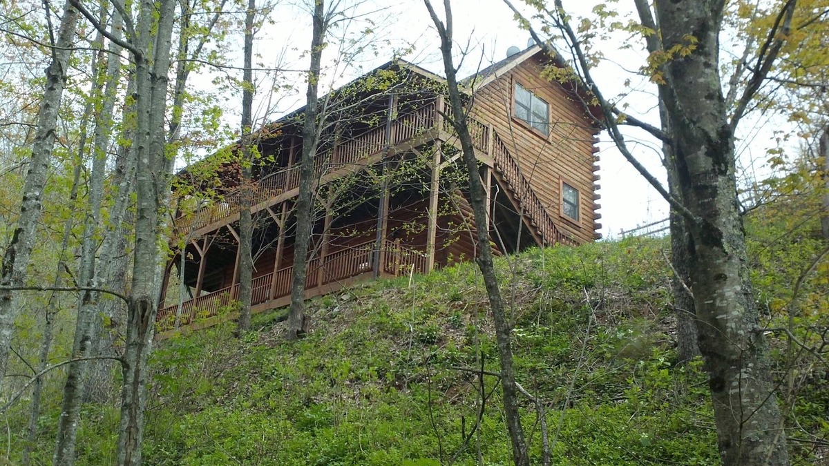 Settlers Ridge Cabin | Glens of Antrim Mountain Cabin