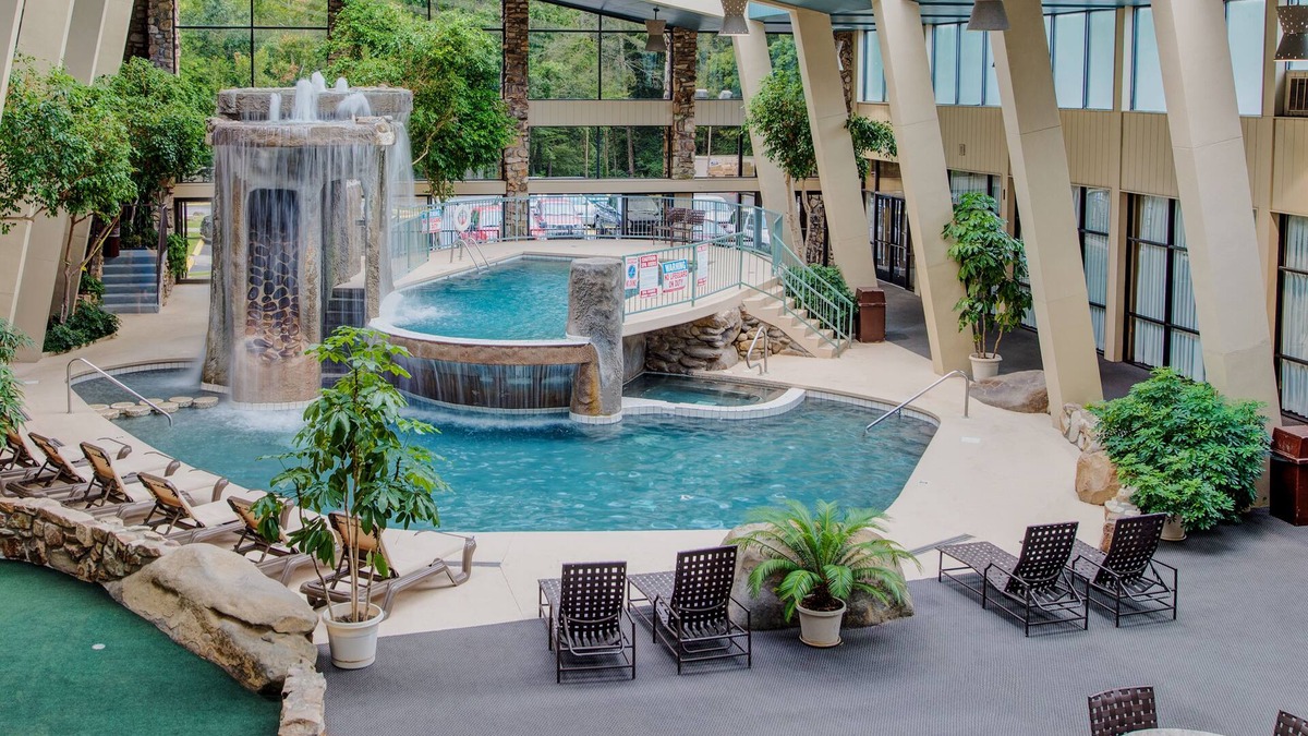 Gatlinburg Hotel | Glenstone Lodge