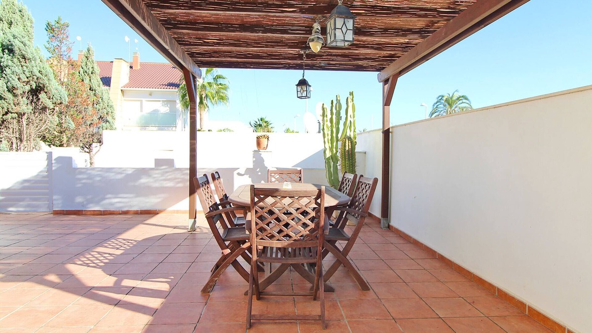 Playa de Almarda House | Global Properties: Townhouse with sea views on Corinto beach