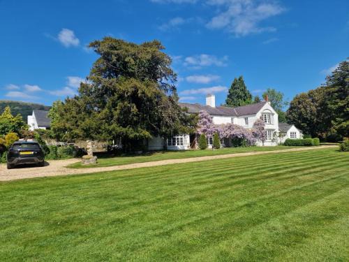Henryd House | Glyn Isa Country House luxury self catering accommodation