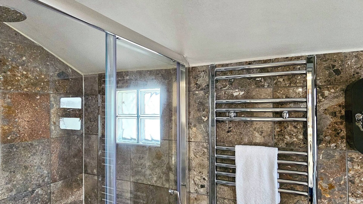 Whitchurch Apartment | Glynne Street by Switchback Stays