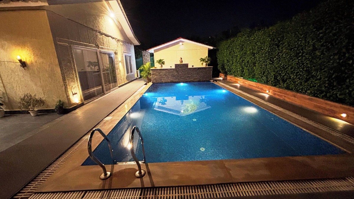 Noida Other | GoBravo 37: 2BHK Farm with Private Pool & Lawn,Perfect for Parties & Staycations
