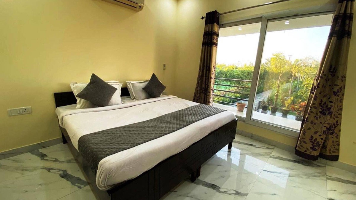 Noida Villa | GoBravo 72 - 3BHK Farm with Pool & Garden Sec150 Noida