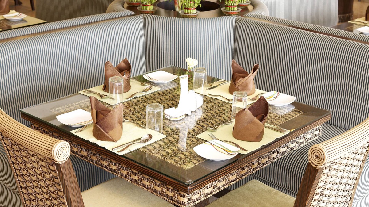 Navalur Hotel | Gokulam Park Sabari OMR Hotel