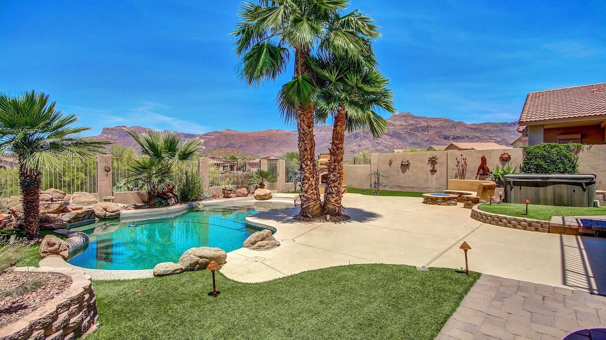 Gold Canyon House | Gold Canyon home, pool , spa, views. Save money check w/us for disc specials!
