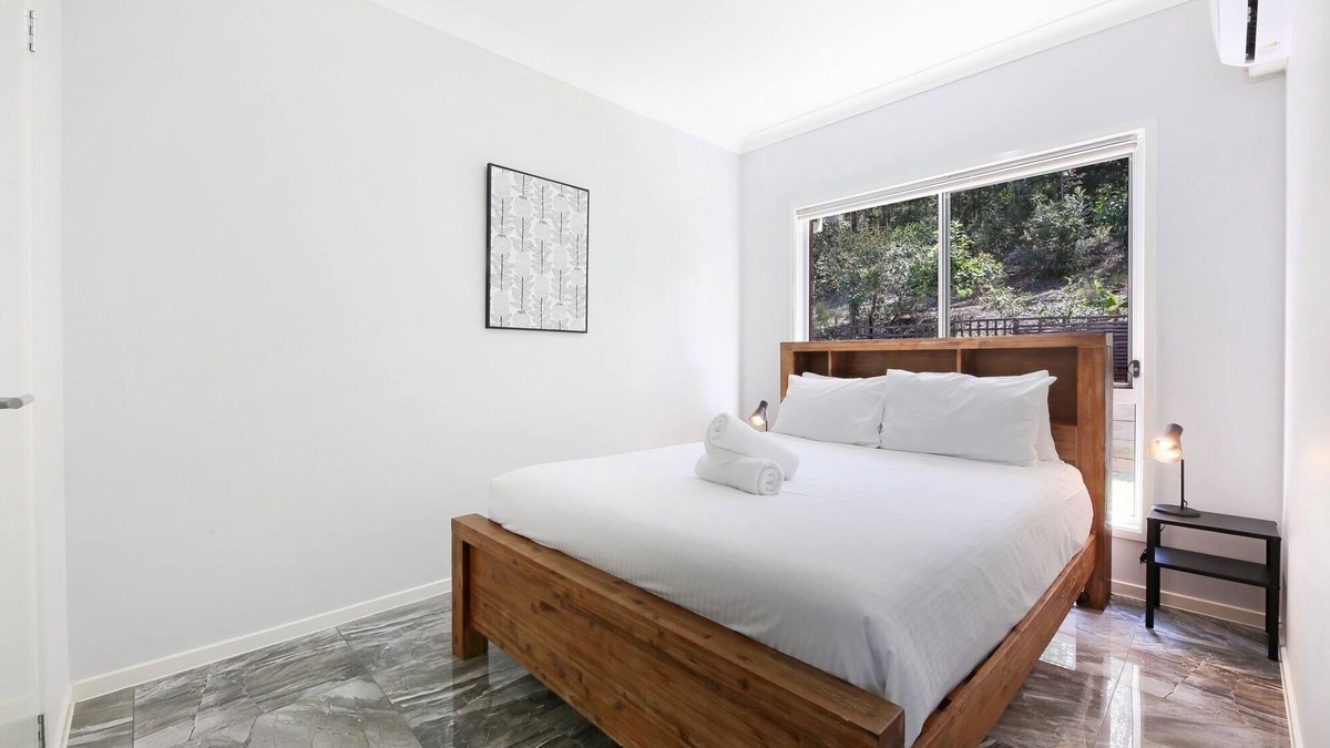 Upper Coomera House | Gold Coast Family Stay - 4BR Near Theme Parks