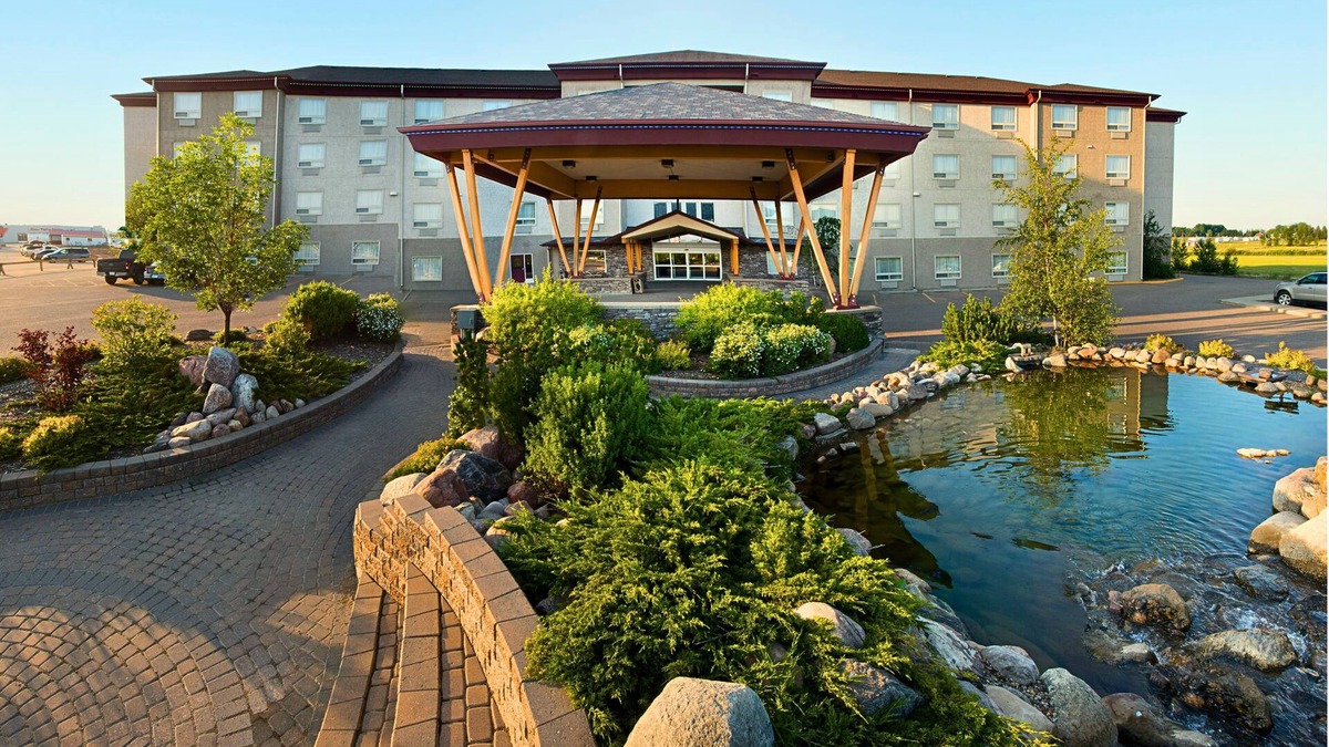 North Battleford Hotel | Gold Eagle Lodge