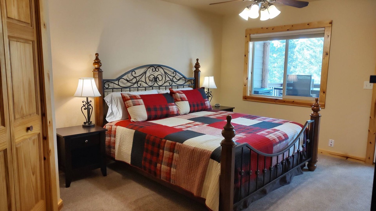 Hill City House | Gold Pan Inn nCentrally located! A Perfect Place to Stay!