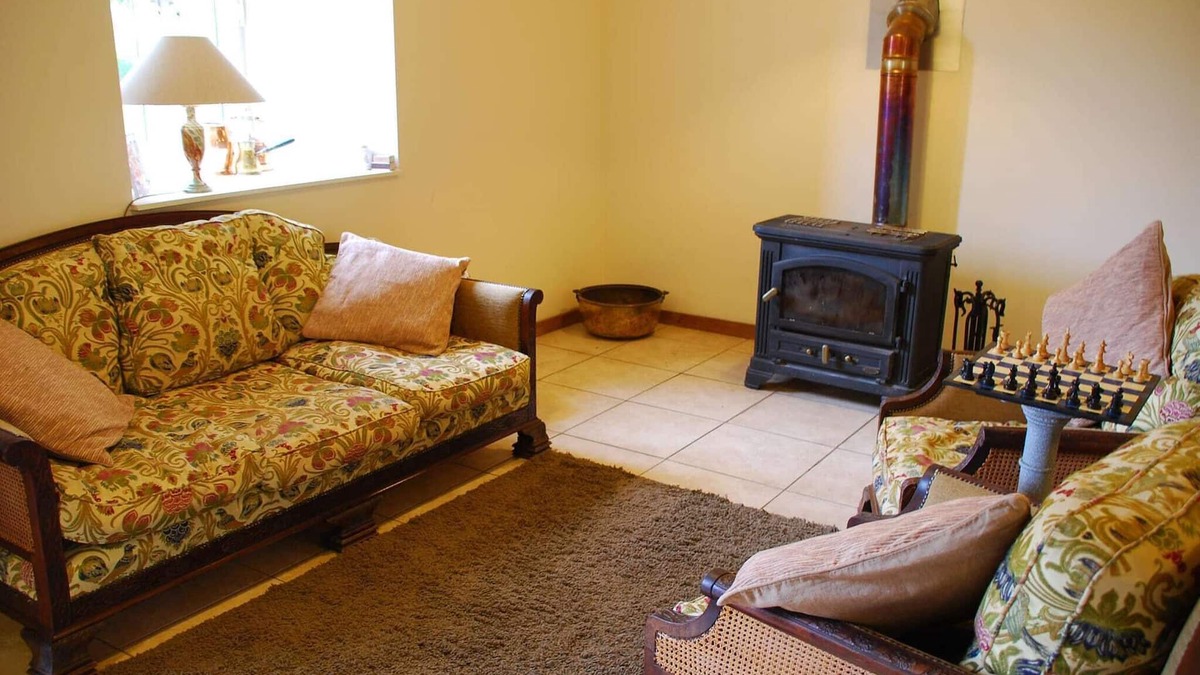 Sainte-Marguerite-d'Elle House | Golden Light Cottage Escape