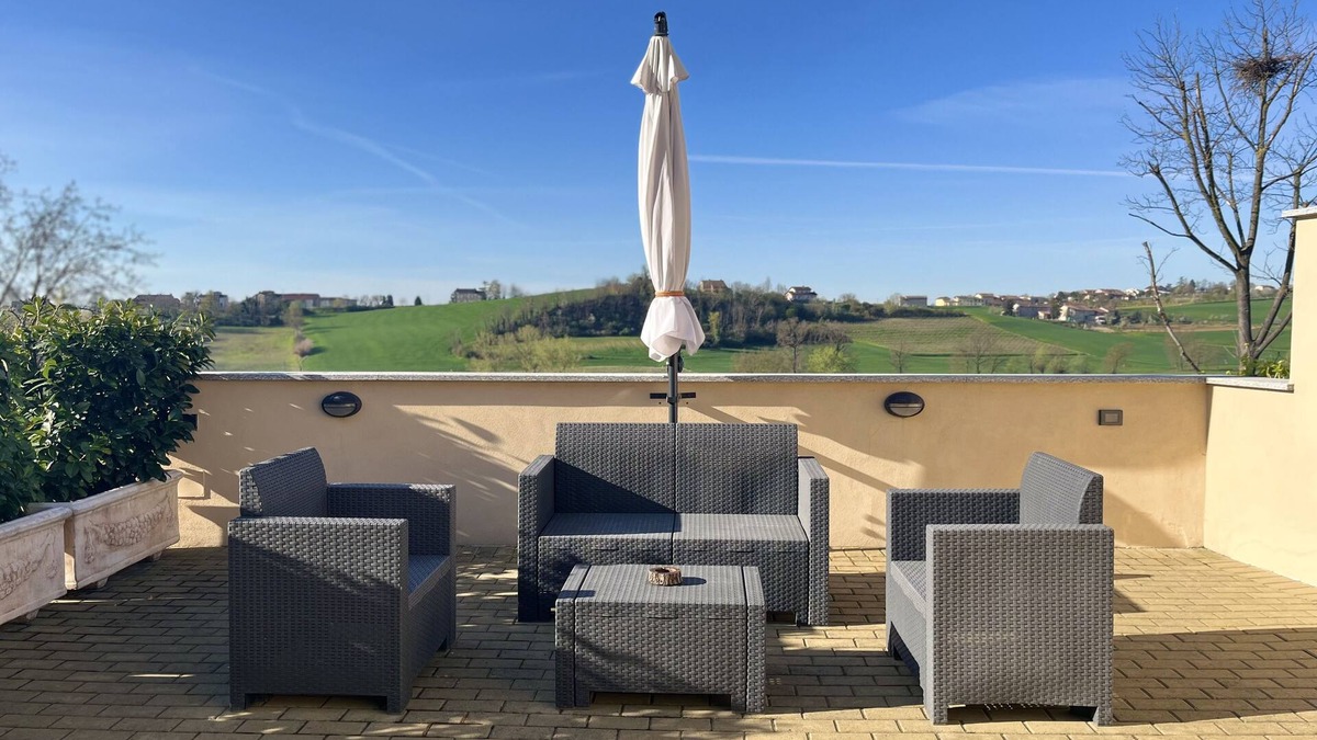 Rosignano Monferrato House | Golden Hills Farmhouse in Monferrato