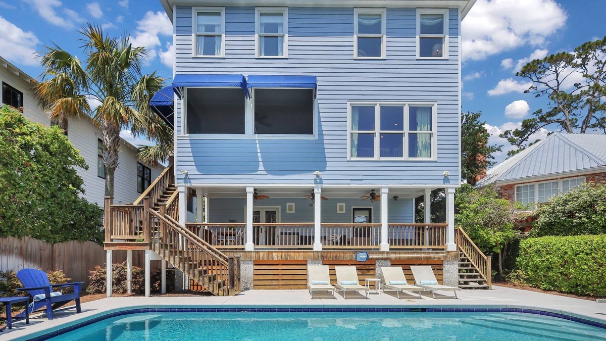 East Beach House | Golden Hour! The Perfect Beach Home, Private Heated Pool, Steps to Beach and Marsh, Sleeps 12