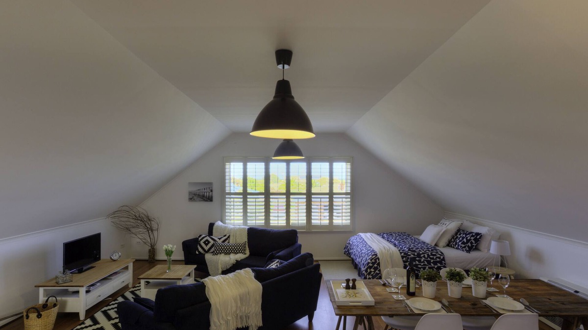 Torquay Apartment | Golden Loft Retreat Loft