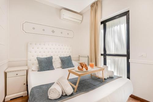 Marina di Pietrasanta Apartment | GOLDEN LUXE - Seafront Terrace next to the Beach
