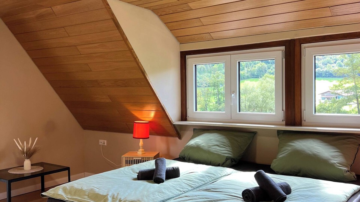 Untermunkheim Apartment | 🌟 Golden Oldie Kocherblick – Retro Charm meets Boho Style 🌿