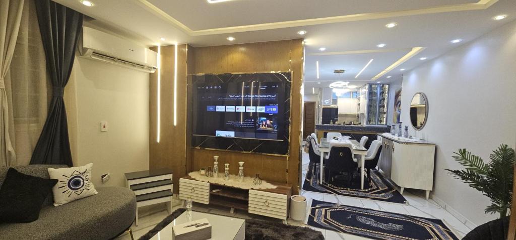 Pyramids Gardens Apartment | Golden Pyramid Villa Families only