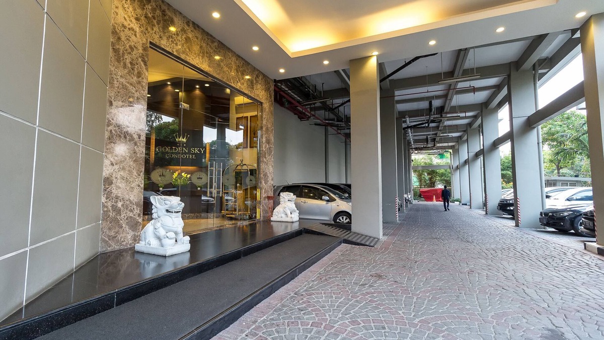 Muarakarang Hotel | Golden Sky Condotel