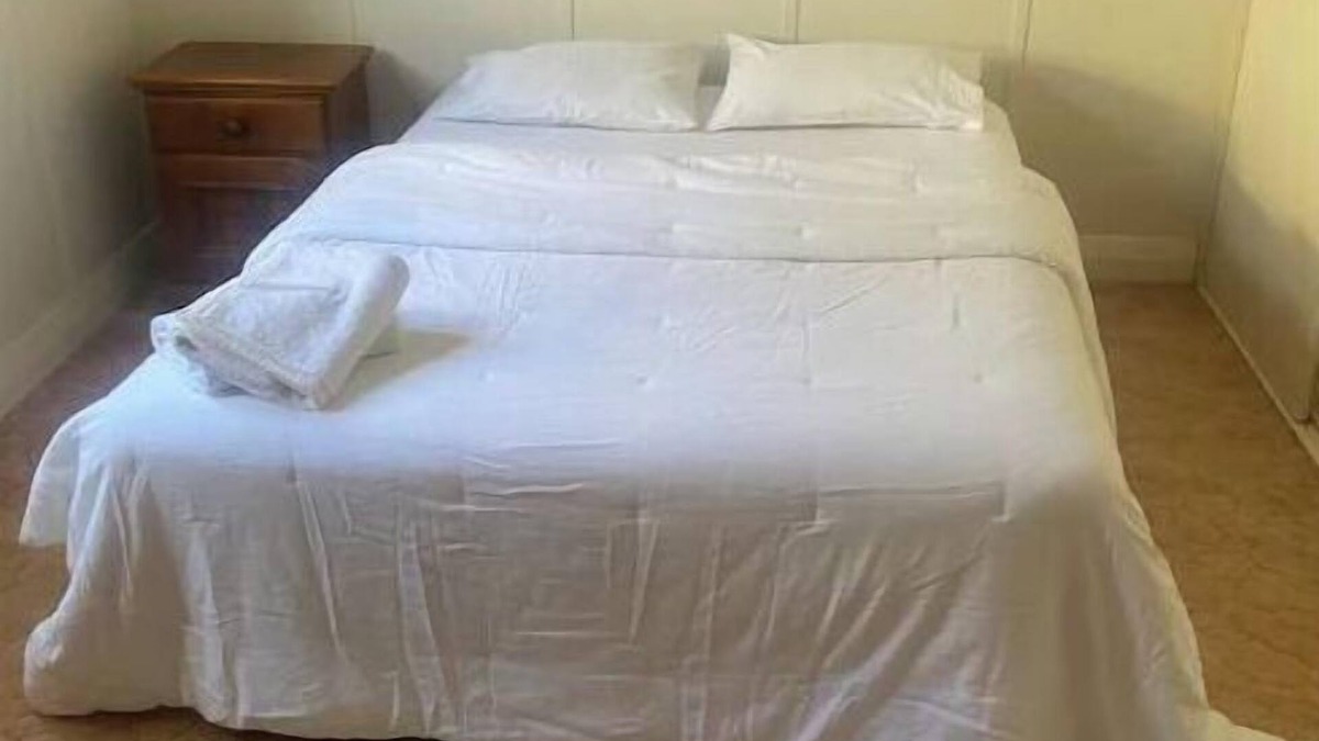 West Wyalong House | Golden street cottage