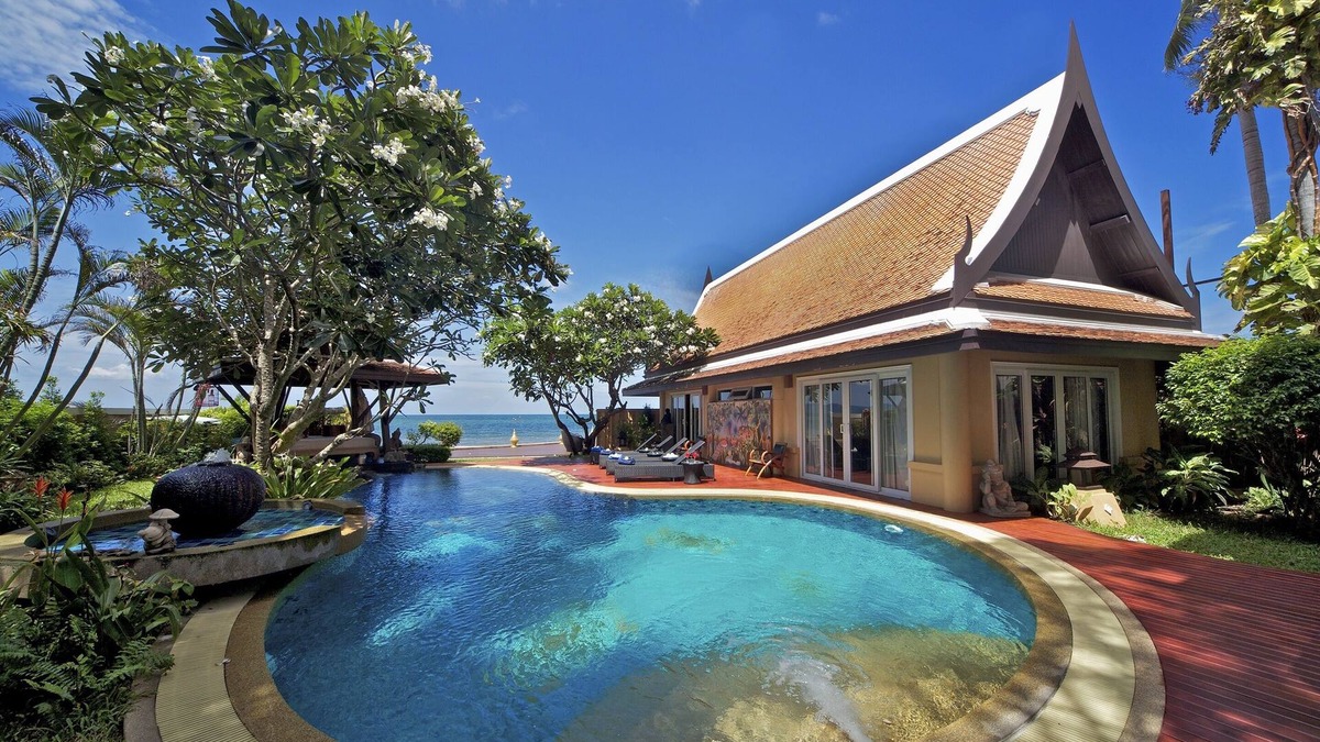 Na Chom Thian Villa | Golden Sunset Villa Beach Front