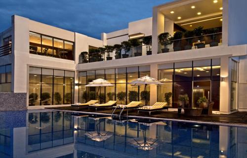 Auli Hotel | Golden Tulip Lucknow