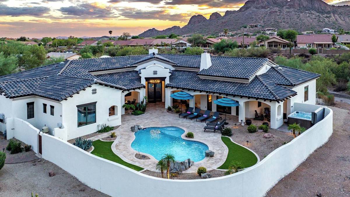 Gold Canyon House | Golden View | Superstition Mtn Views, Private Pool and Hot Tub, Sleeps 14