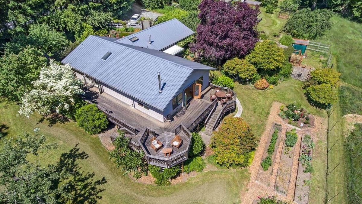 Olga House | Goldeneye Farm - Orchard & Ponds