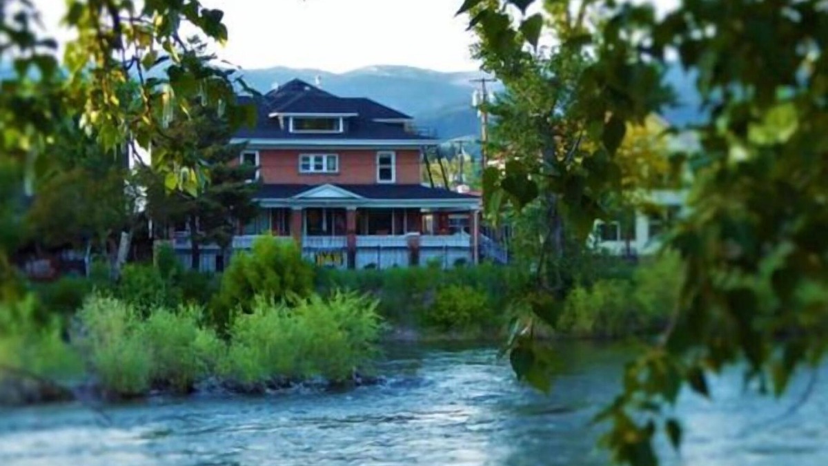 Heart of Missoula Hotel | Goldsmith's Riverfront Inn