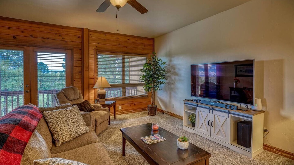 Pagosa Springs Condo | Golf course condo with A/C