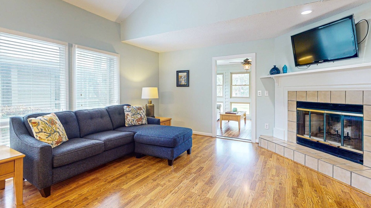 Summerwind Villas House | Golf course-front condo with screened sunroom & minutes from beach