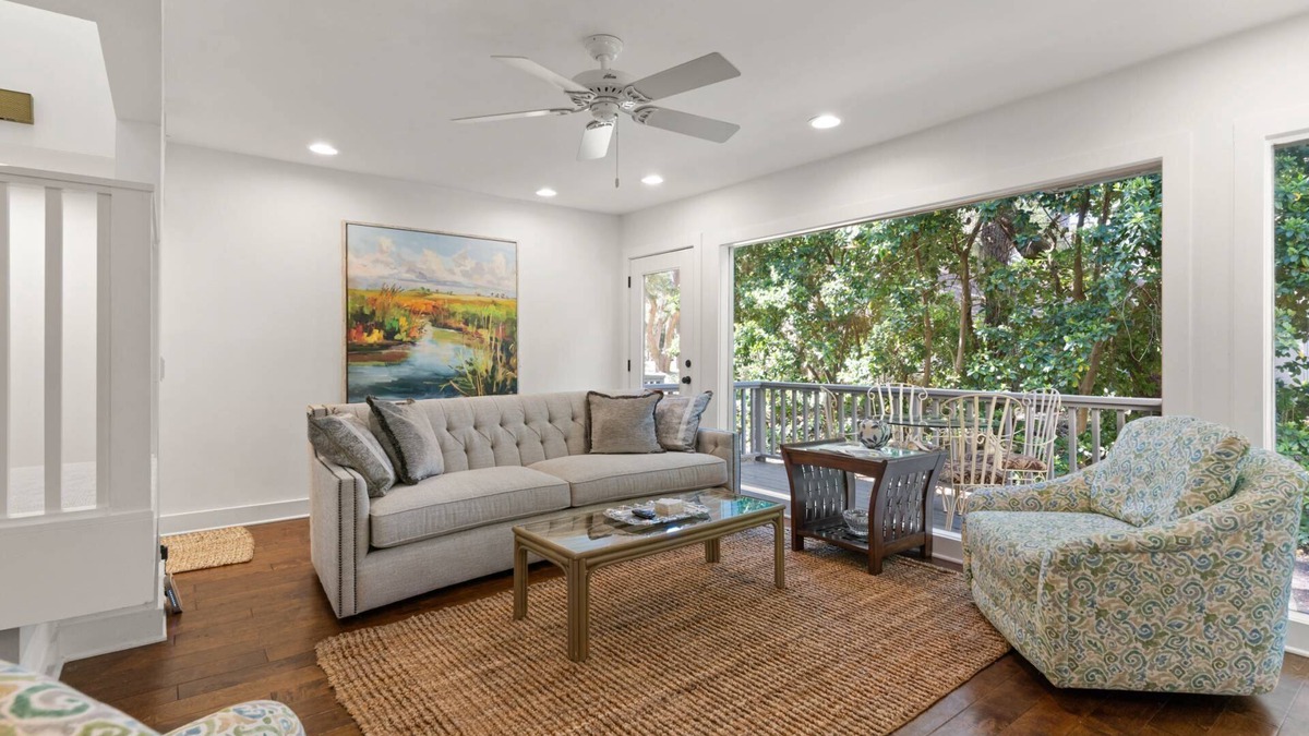 St. Simons Island Condo | Golf Course | Kids Bunk Closet | Deck | 2 Balconies | Natural Light | Full Kitchen | King Beds