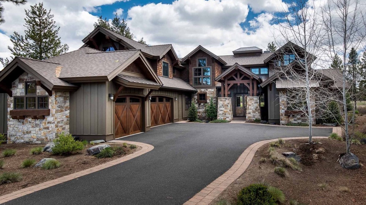 Sunriver House | Golf Course Retreat with Hot Tub, Patio & Ping Pong