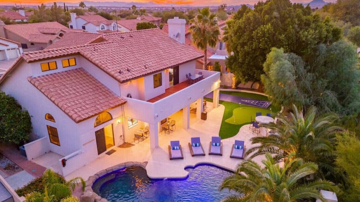 Red Mountain Ranch Apartment | Golf Course Stunning Villa+Shuffleboard+Puttputt+HeatedPool+WaterFeature+PokerTable