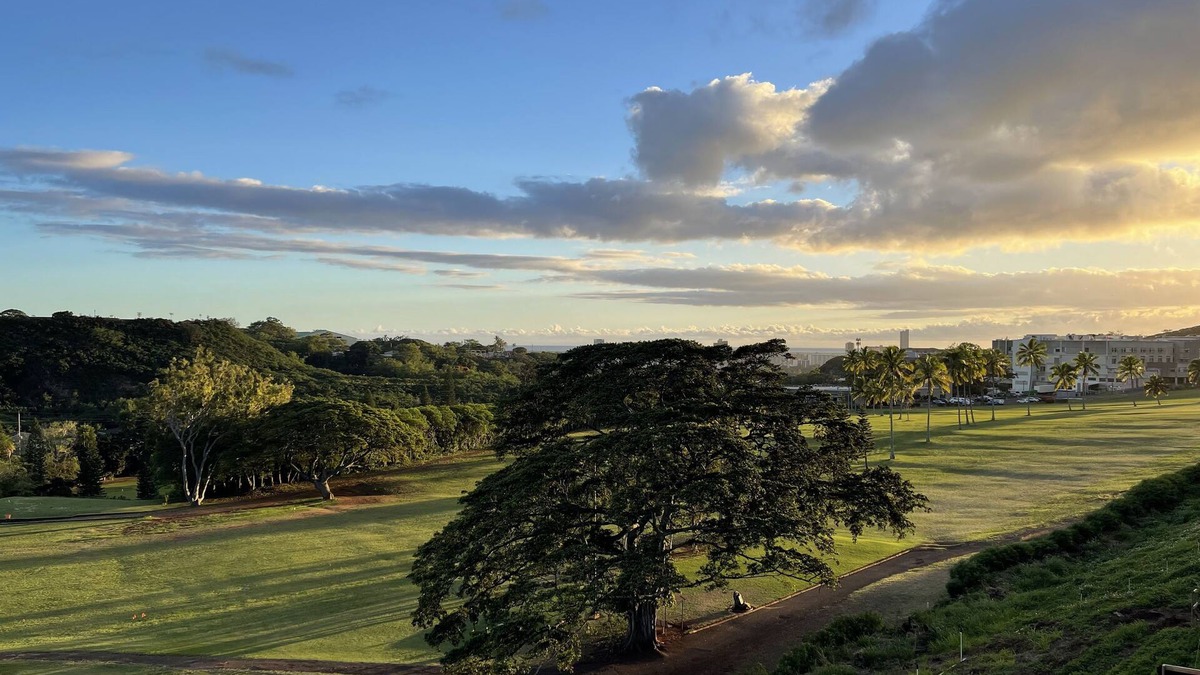 Moanalua House | GOLF COURSE VIEW HOME "G", PRIVATE BATHS, NEAR CAMP SMITH/JBPHH, EVSE, AC, TV'S