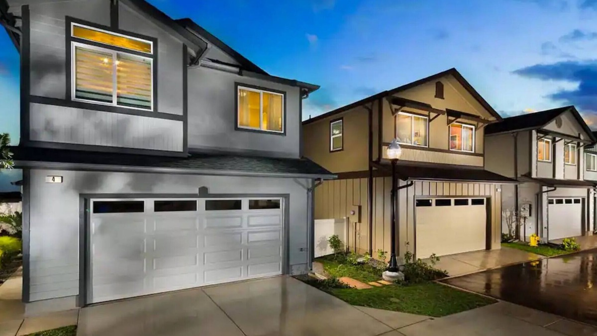 Ewa House | GOLF COURSE VIEWS - 2 Bed and 2.5 Bathrooms