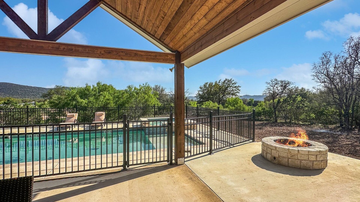 Sabinal House | Golf course views | Arcade, pool & hot tub
